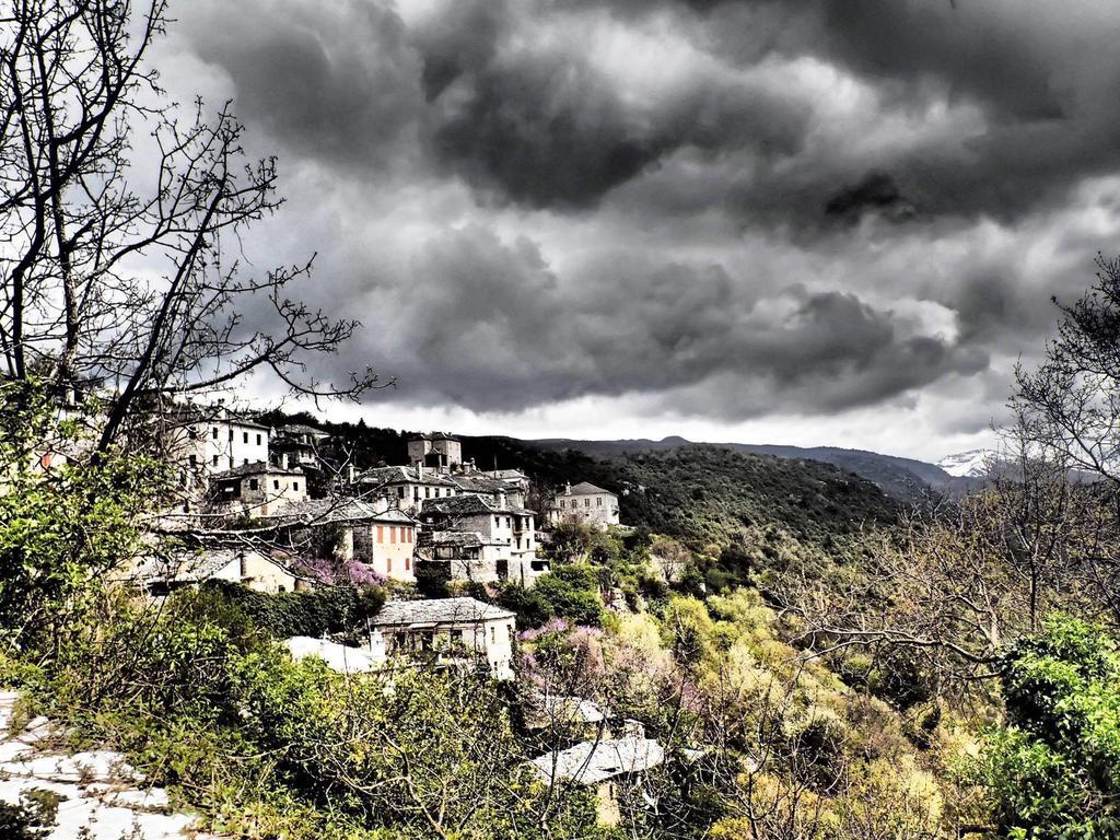 En Chora Vezitsa Hotel Vitsa Buitenkant foto