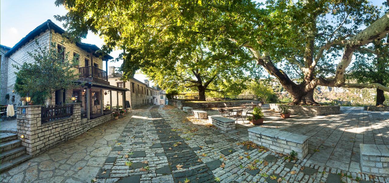 En Chora Vezitsa Hotel Vitsa Buitenkant foto