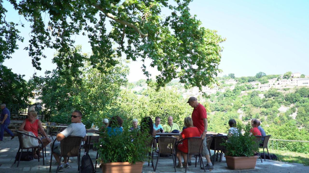 En Chora Vezitsa Hotel Vitsa Buitenkant foto